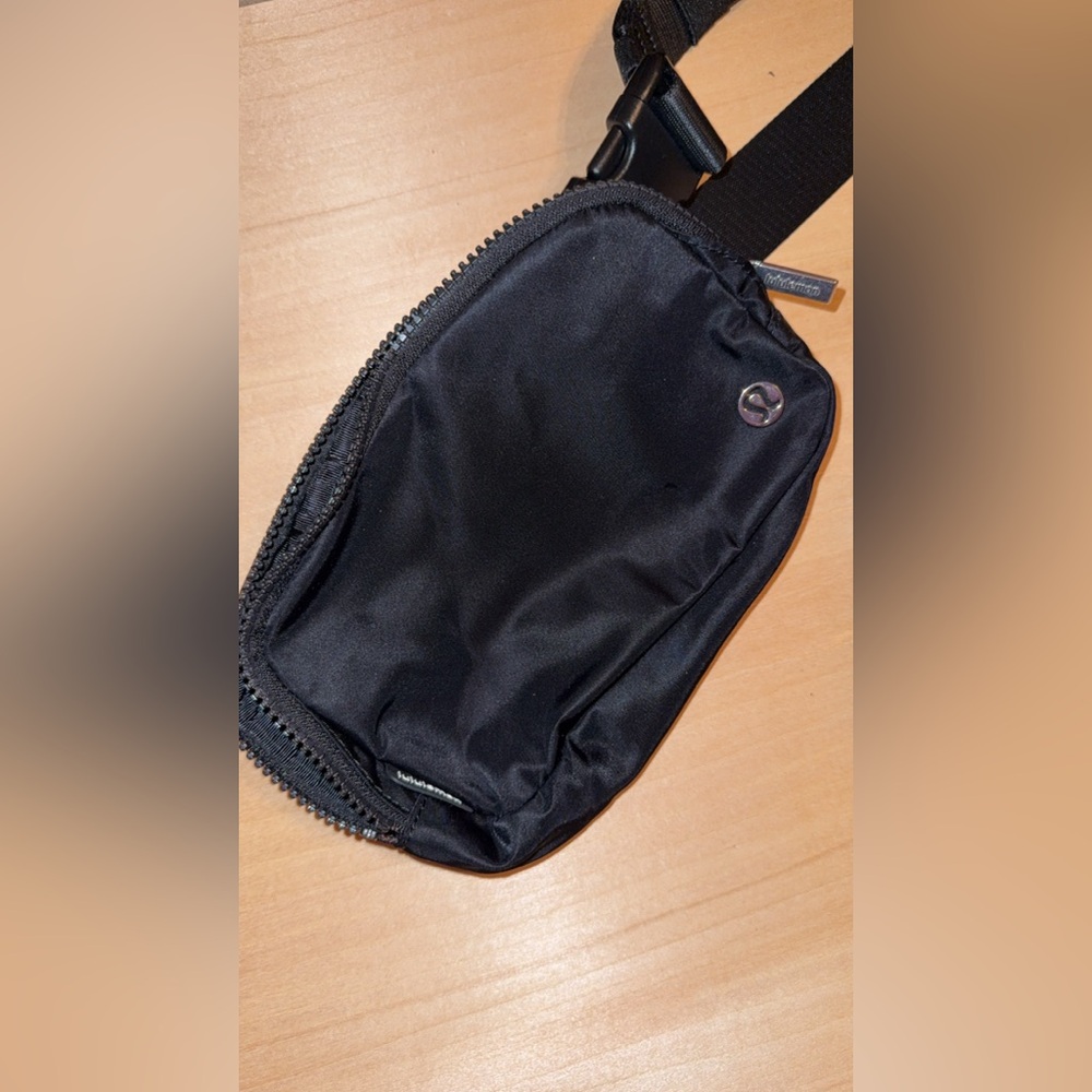 Lululemon Athletica Everywhere Belt Bag
